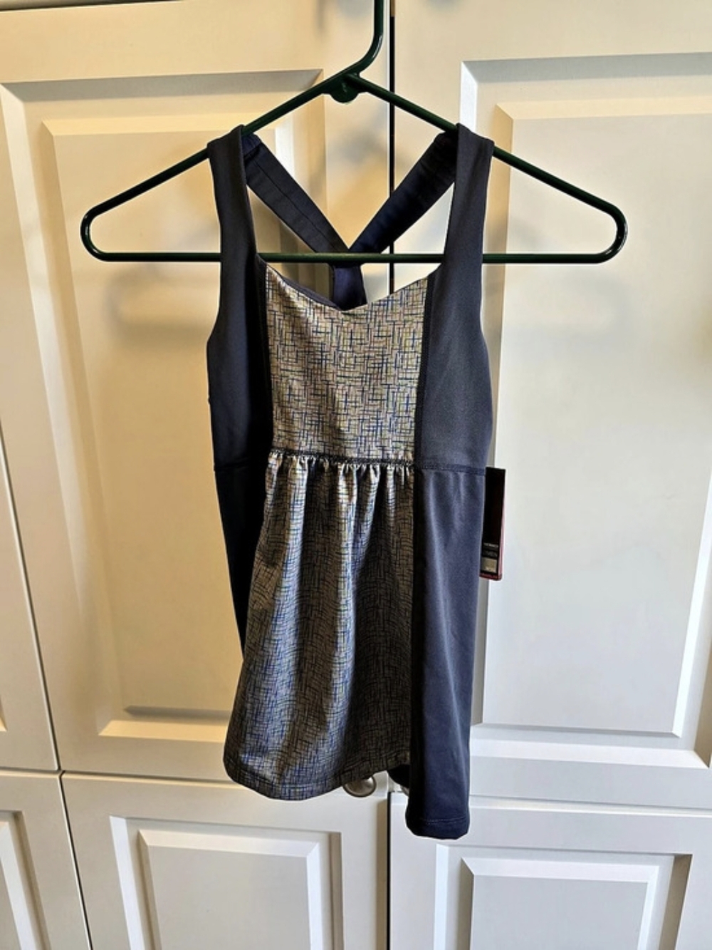 NWT Colosseum Active Fit & Flare Built-In Bra Tank Top, Gray Cross-Hatch XS